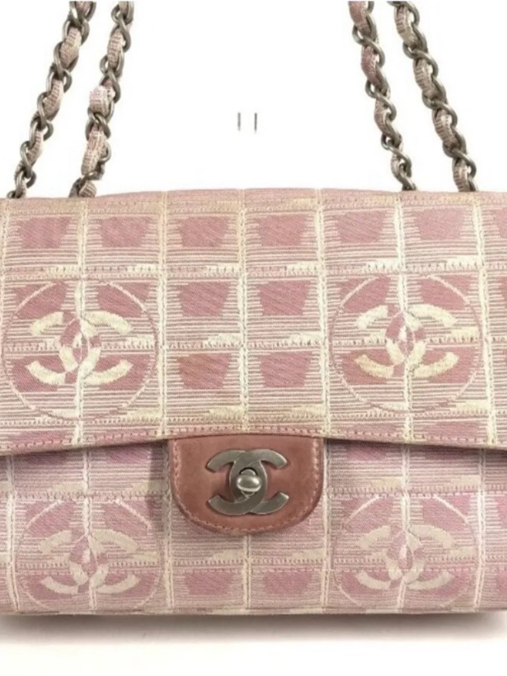 CHANEL reposhing this